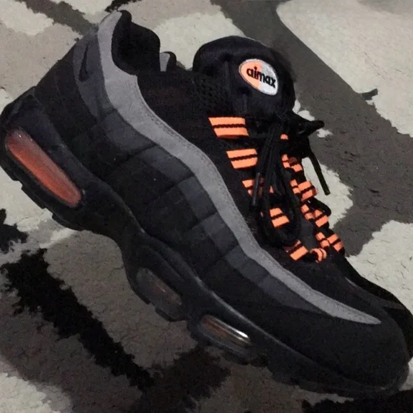 2011 Nike Air Max 95 Halloween Black & Orange. Men’s 10 and 11 available. - Picture 5 of 8